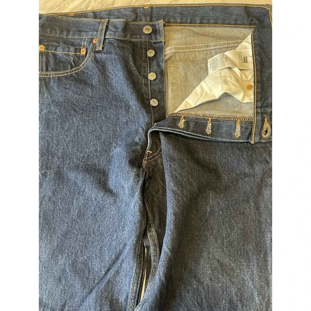 Levi's 501 Y2K Straight Leg Button Fly Jeans Mens 36x38. Fit 34x34